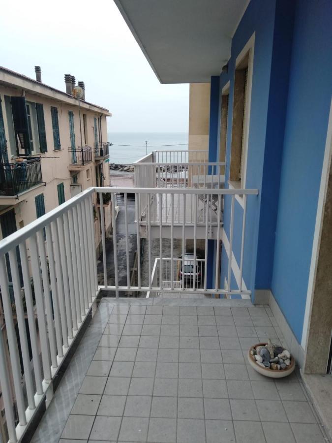 Azzurra Casa Vacanza 文蒂米利亚 外观 照片